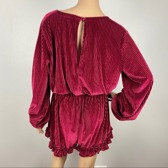 NEW THE FIFTH LABEL VELVET LONG SLEEVE ROMPER - Picture 8 of 11